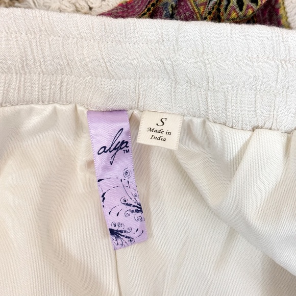 Alya Boho Fringe Hem Shorts - Picture 4 of 5